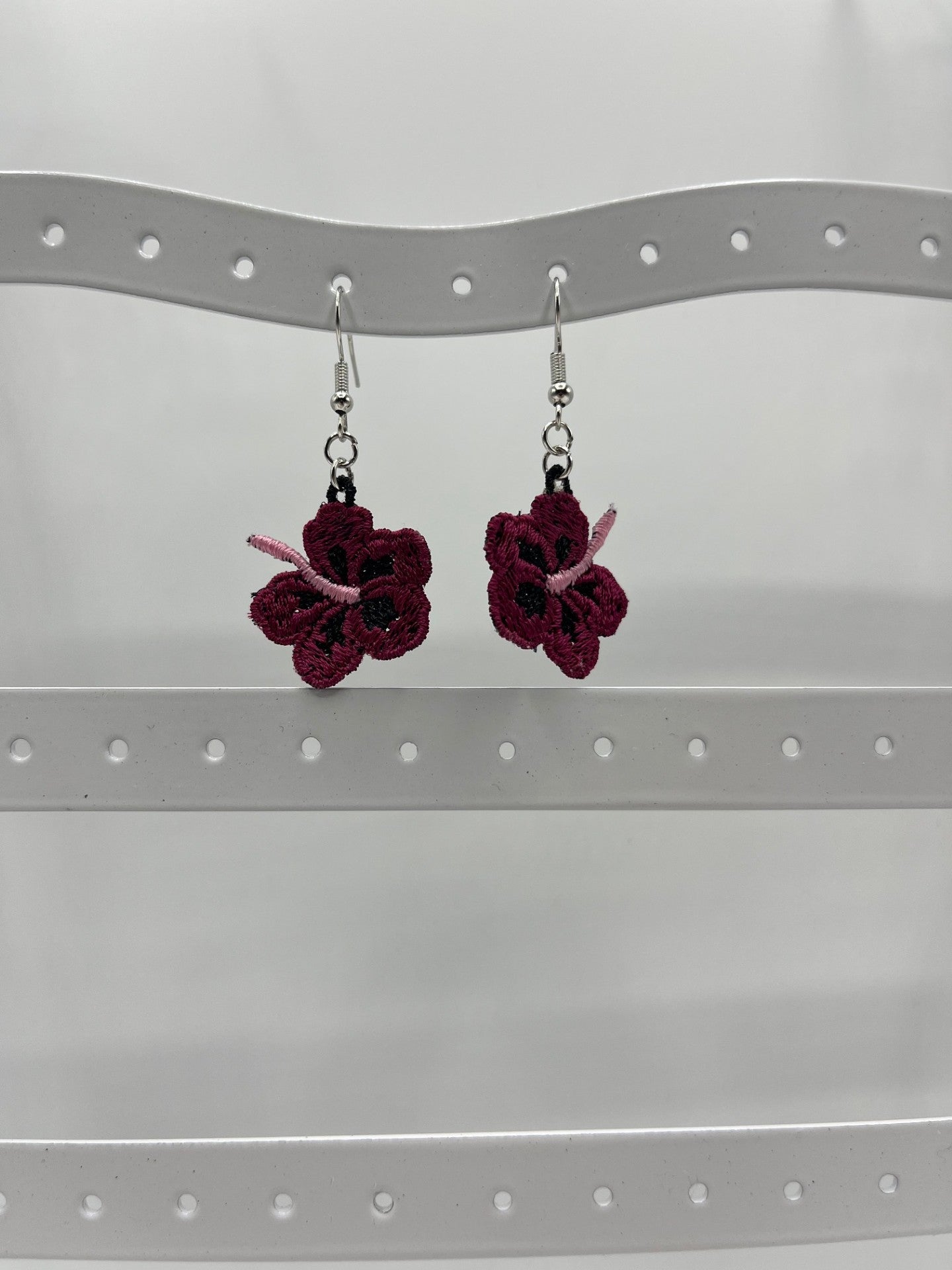 Boucles d’oreilles brodées – création artisanale