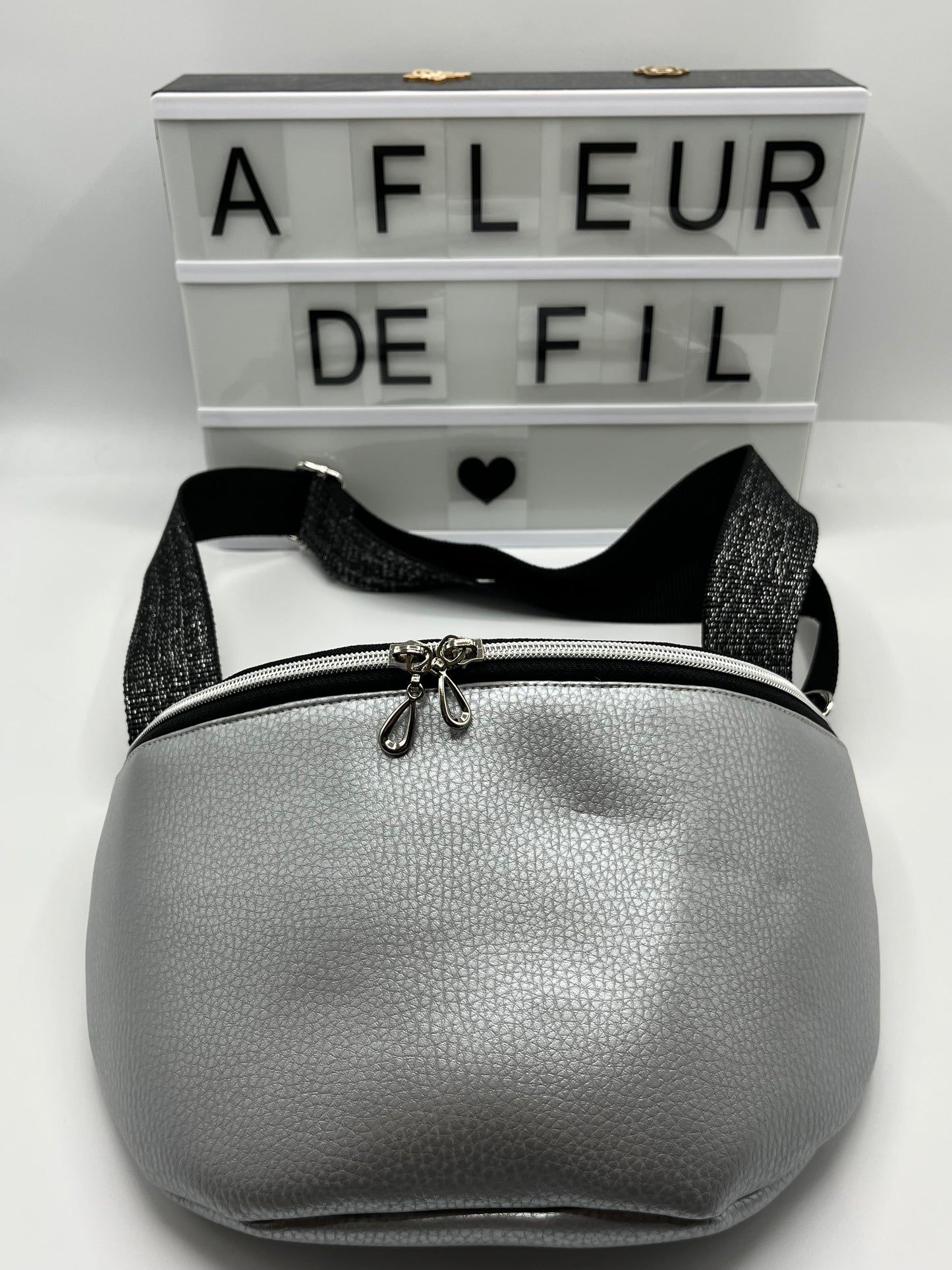 ~ Sac banane ~ Banana argentée ~