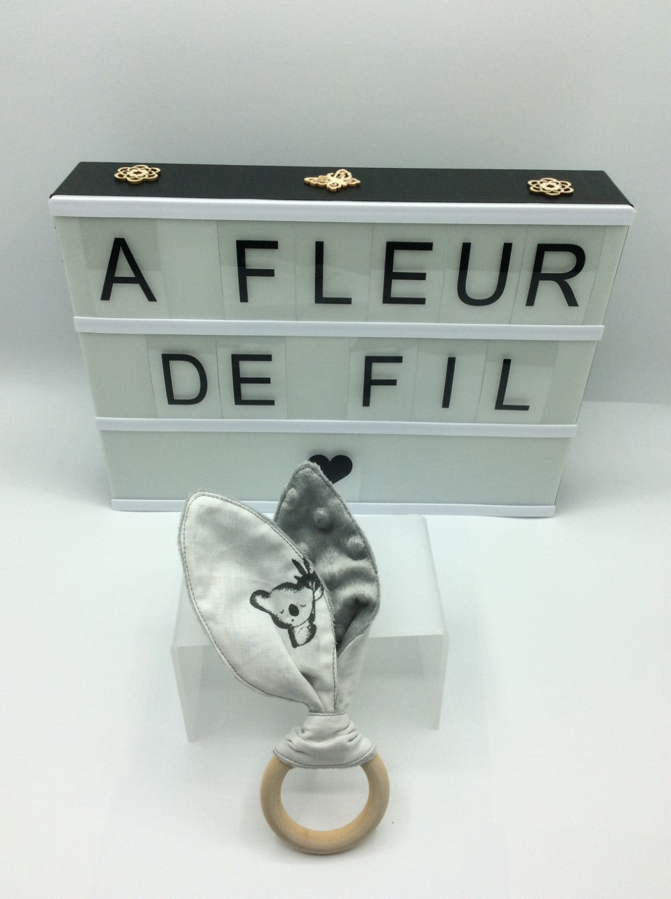 Hochet lapin avec anneau de dentition - fait main en France