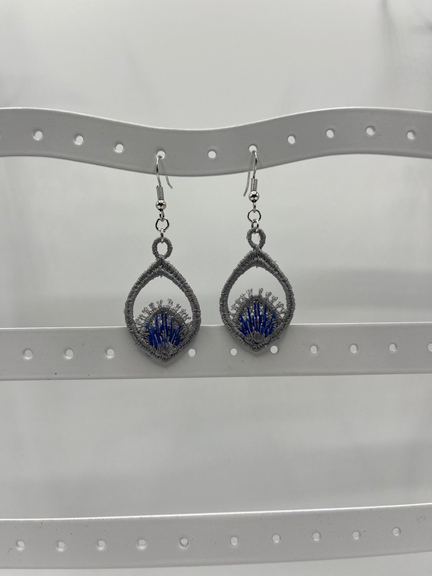 Boucles d’oreilles brodées – création artisanale