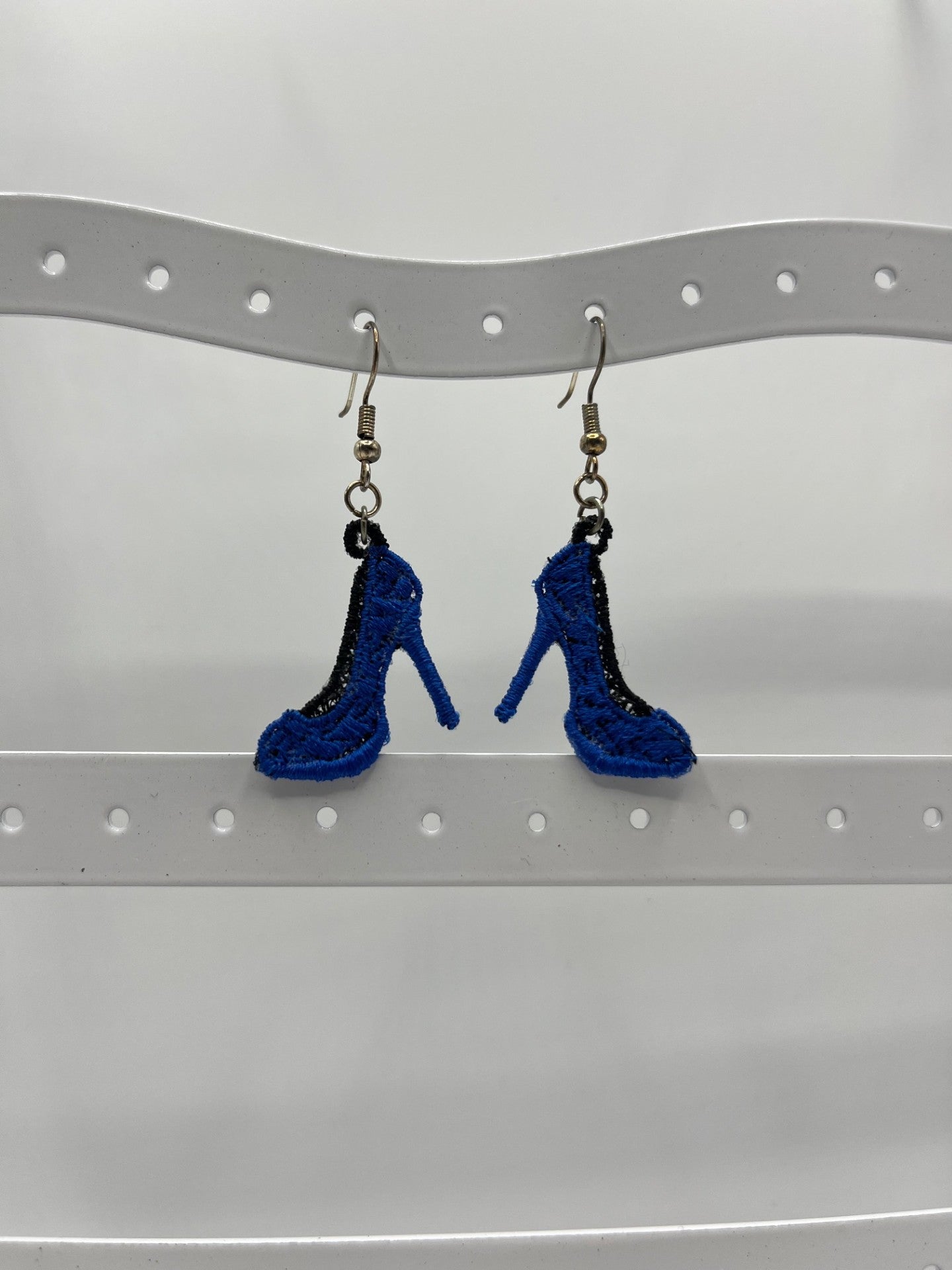 Boucles d’oreilles brodées – création artisanale