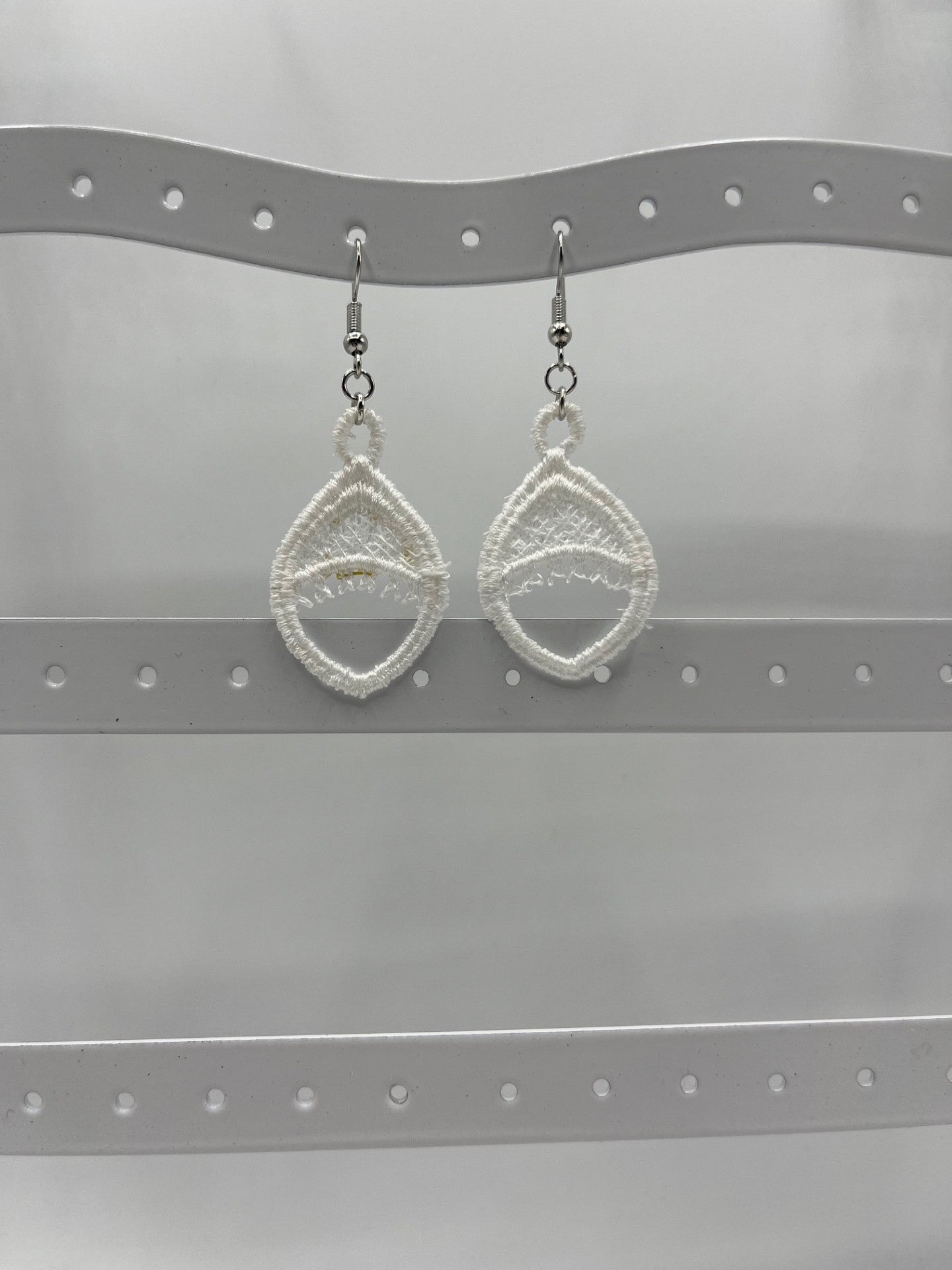 Boucles d’oreilles brodées – création artisanale