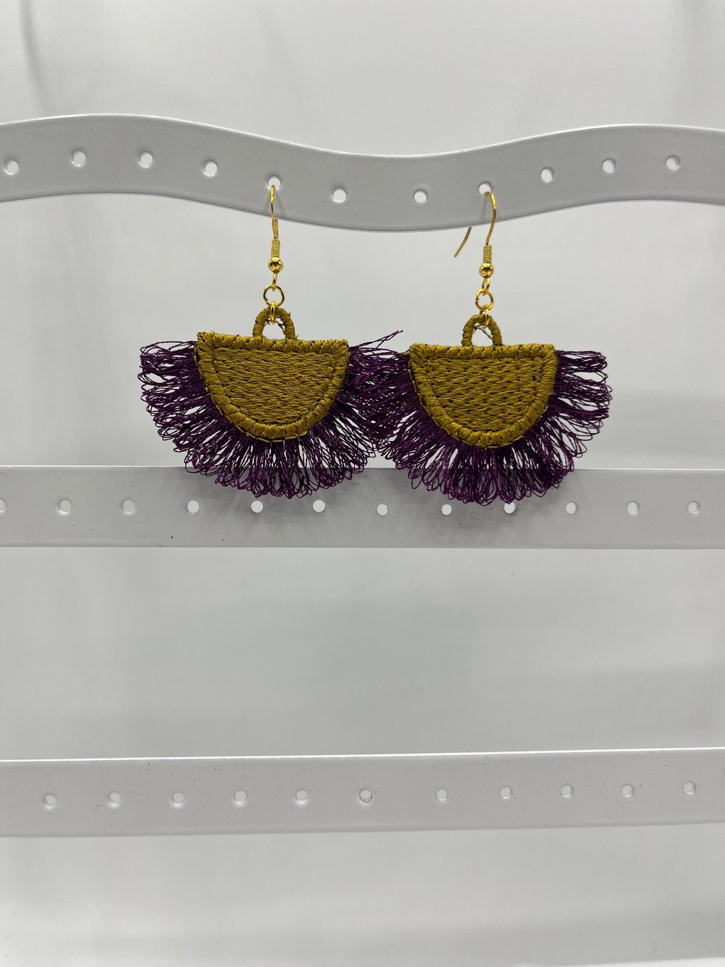 Boucles d’oreilles brodées – création artisanale