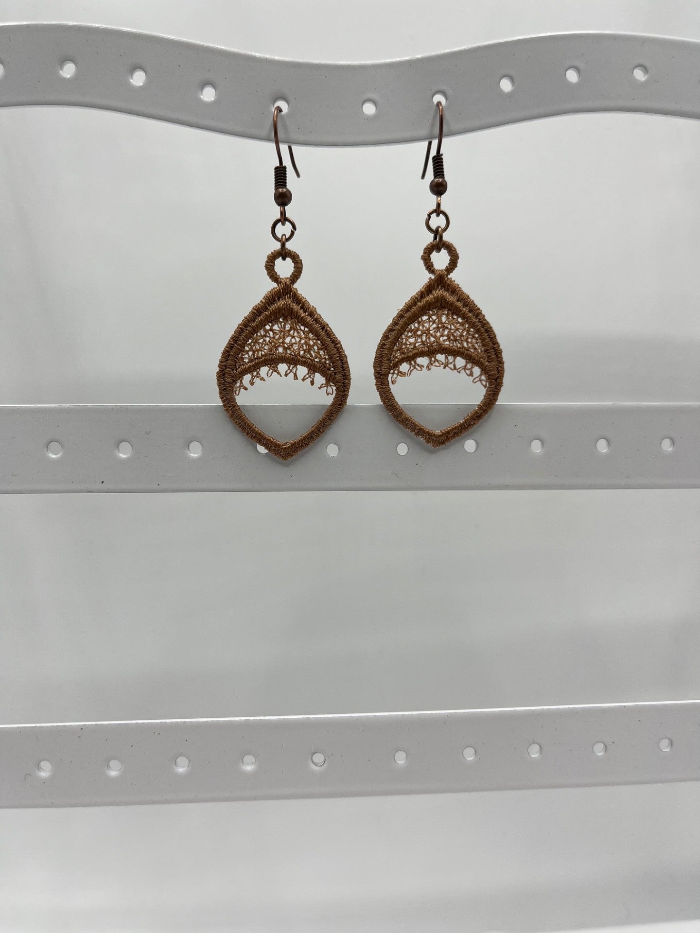 Boucles d’oreilles brodées – création artisanale