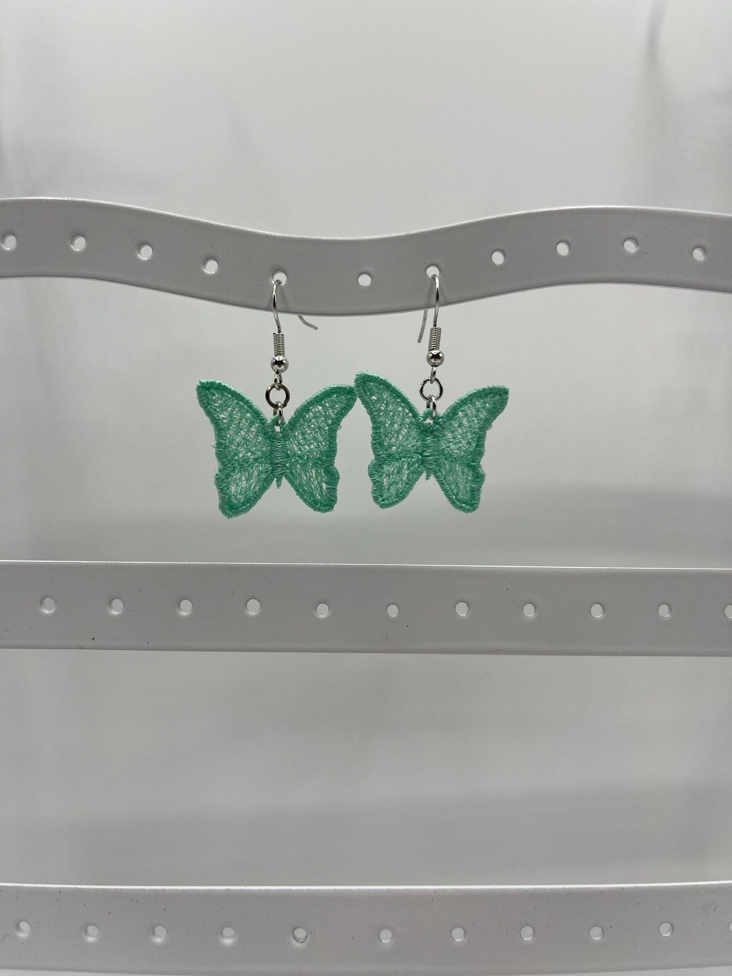 Boucles d’oreilles brodées – création artisanale