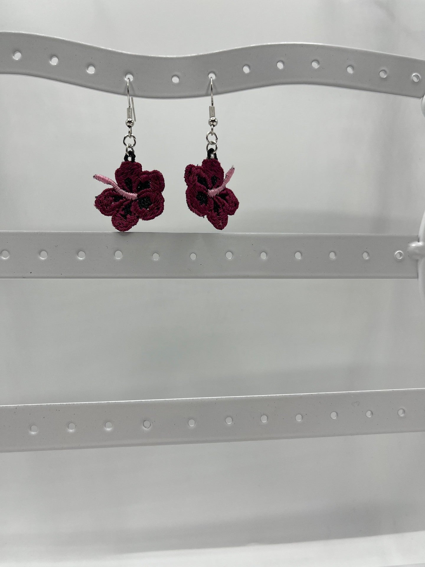 Boucles d’oreilles brodées – création artisanale