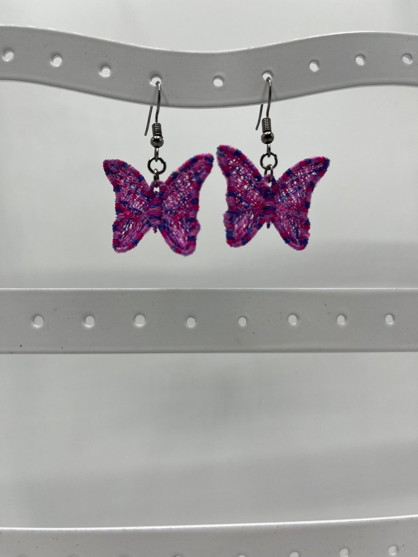 Boucles d’oreilles brodées – création artisanale