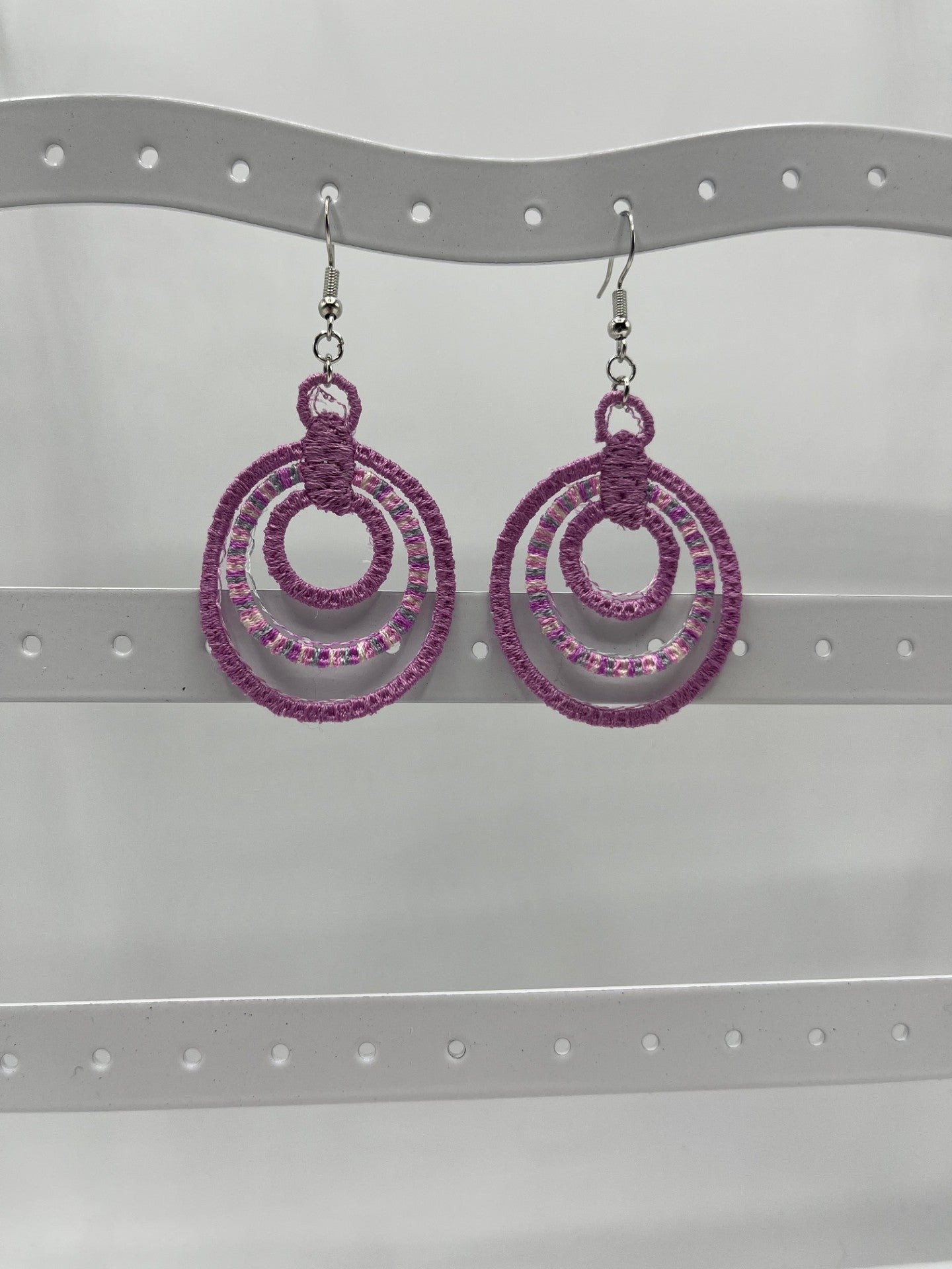Boucles d’oreilles brodées – création artisanale