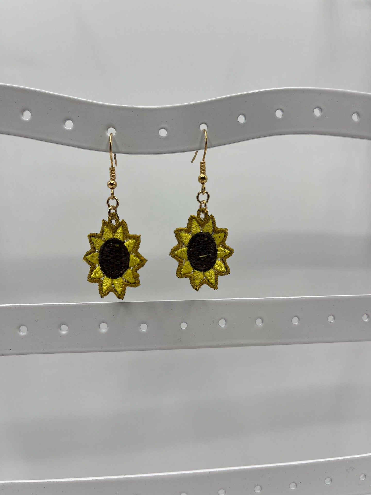 Boucles d’oreilles brodées – création artisanale