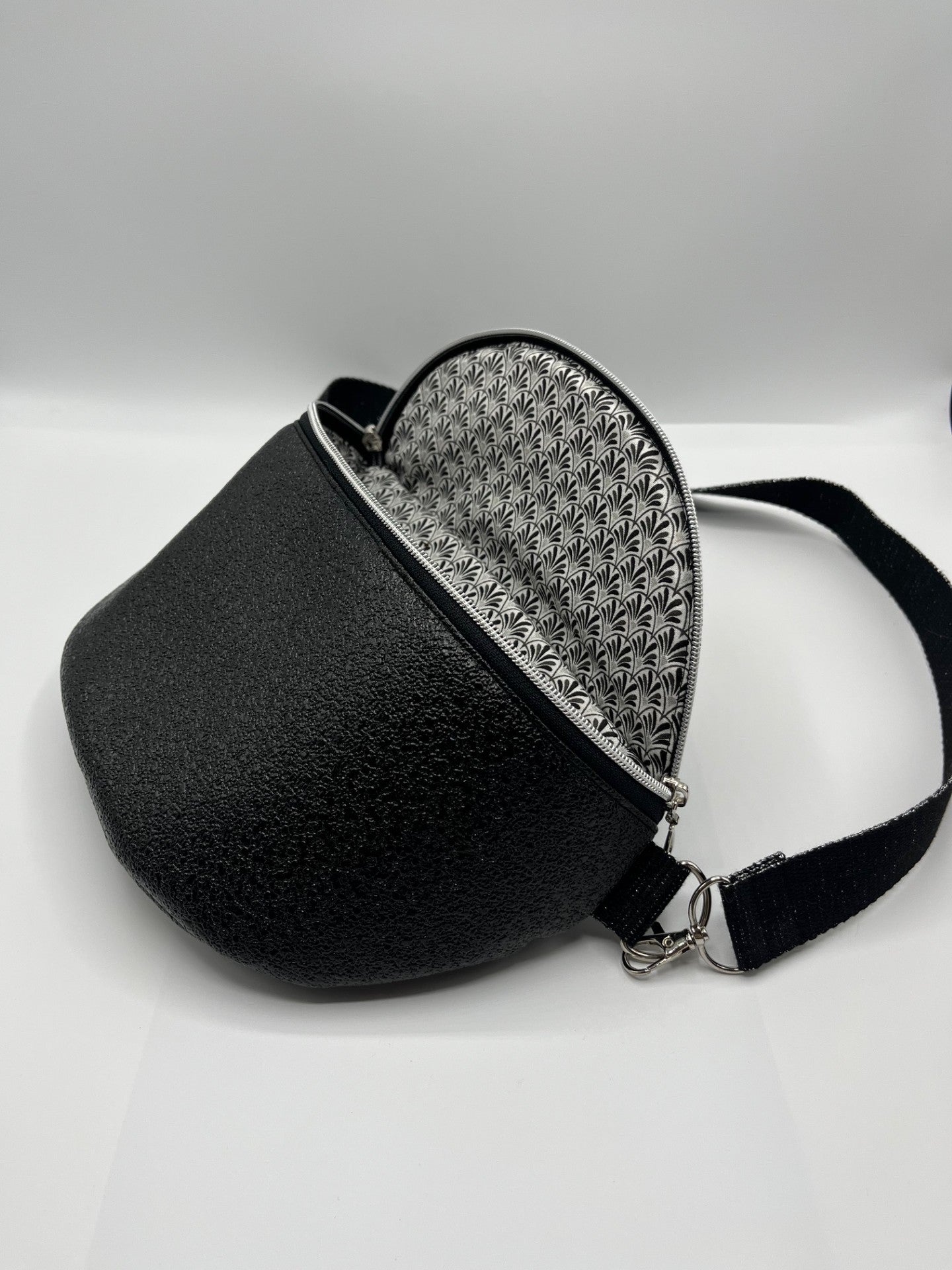 Sac banane en simili cuir – fait main