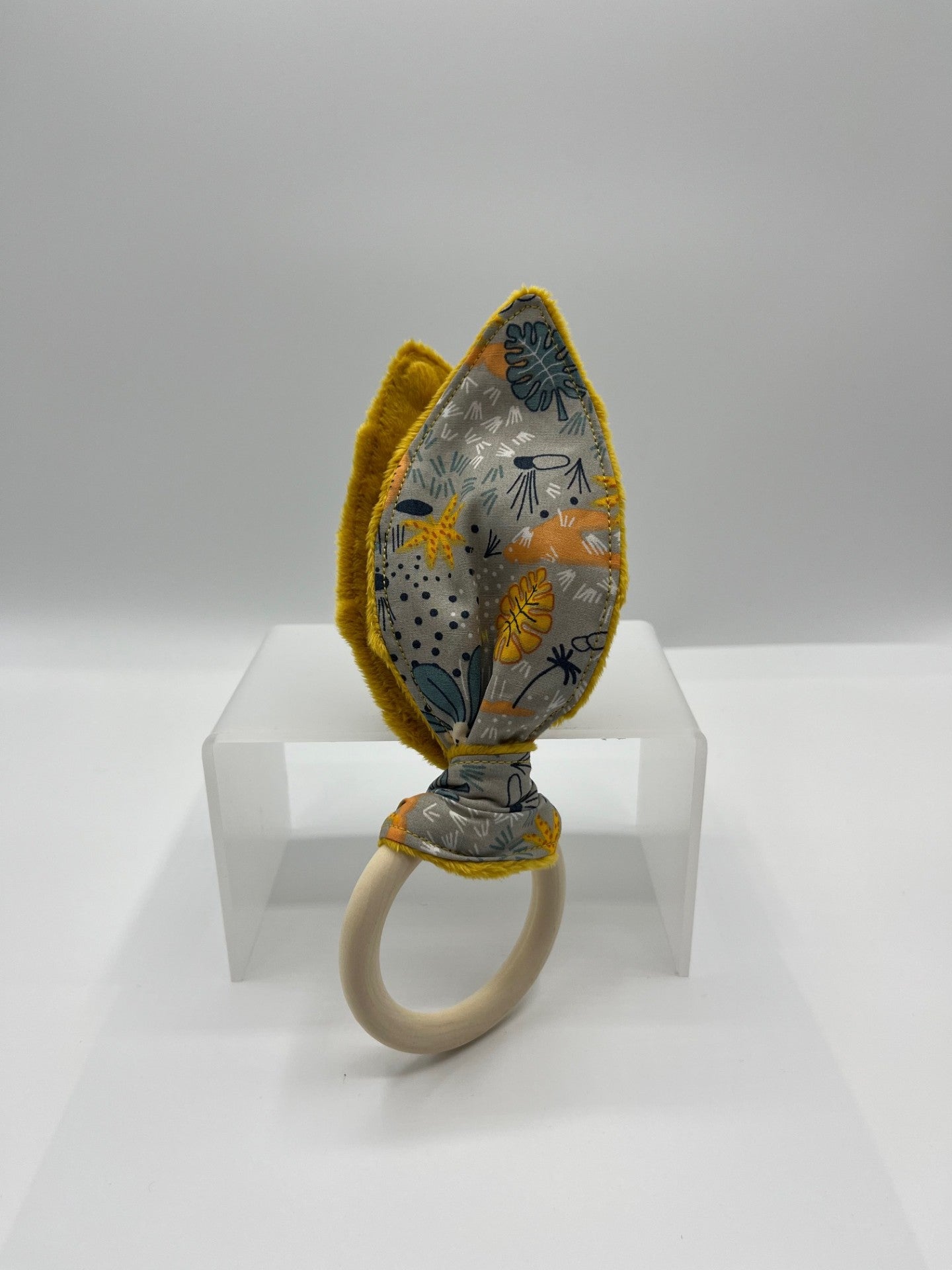 Hochet lapin avec anneau de dentition - fait main en France