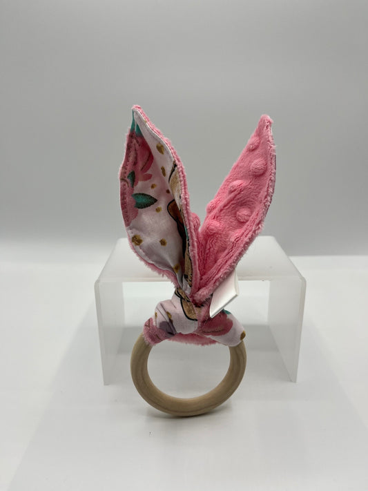 Hochet lapin avec anneau de dentition - fait main en France