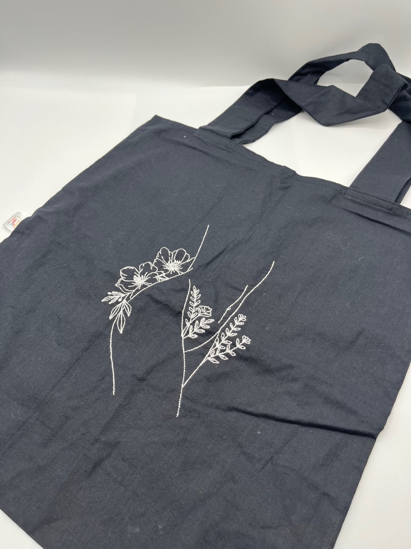 Tote bag brodé – Fabrication artisanale